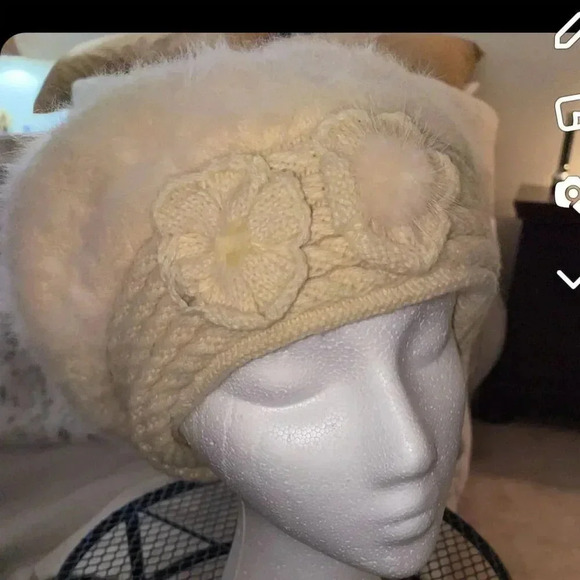 Women's Cream Angora Blend Faux Fur Beret Hat with Knitted Floral Accent - Picture 1 of 10